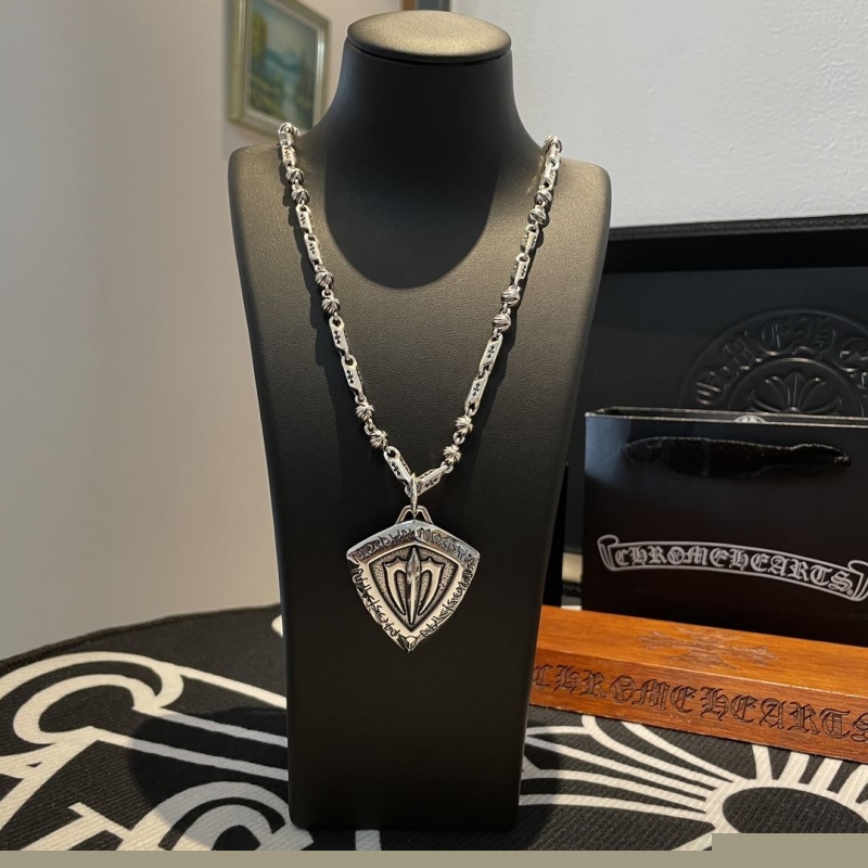 Ch**me He**ts necklaces